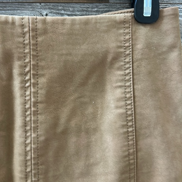 Free People Tan Faux Leather Mini Skirt size 4 - Picture 2 of 8